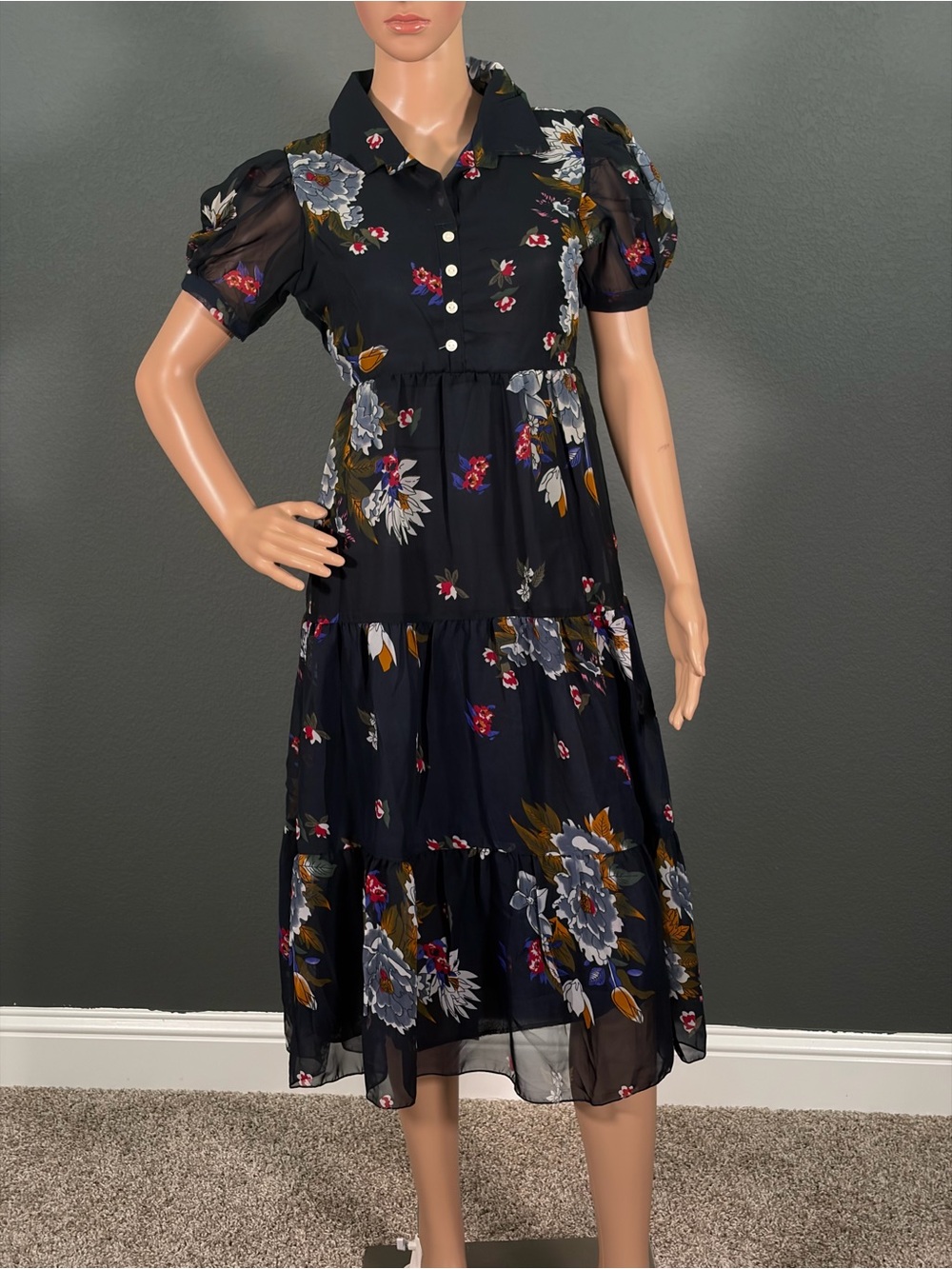 Brand new Floral Puff-Sleeve Black Button-Front Maxi Dress,Bust - M up to L